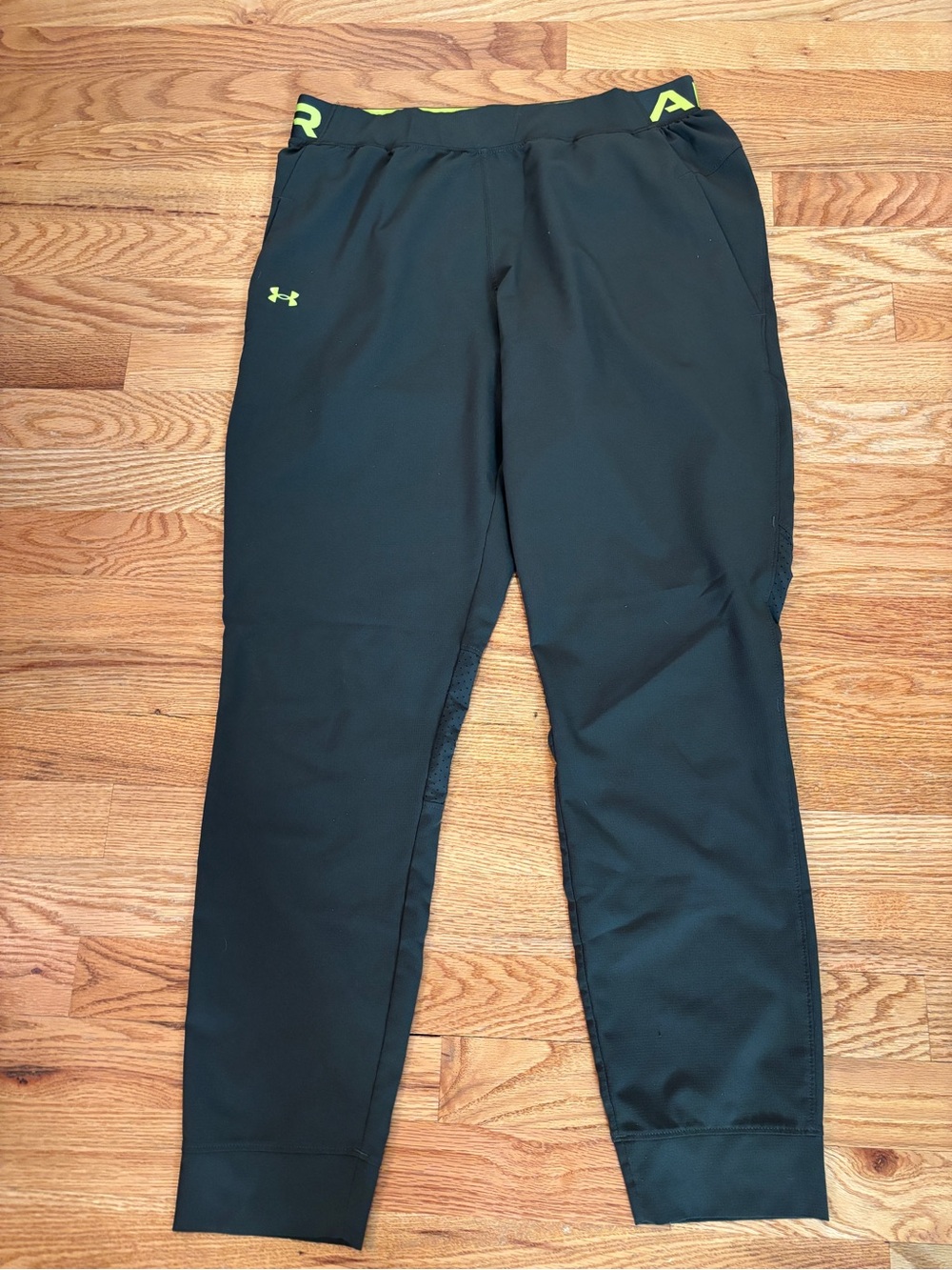 Under Armour Women’s green Joggers with Neon Yellow Accents